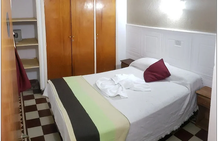 Hotel Satelite