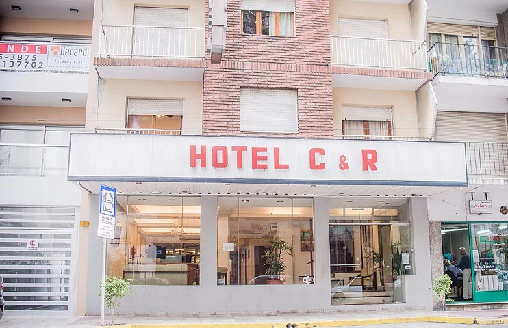 Hotel C y R