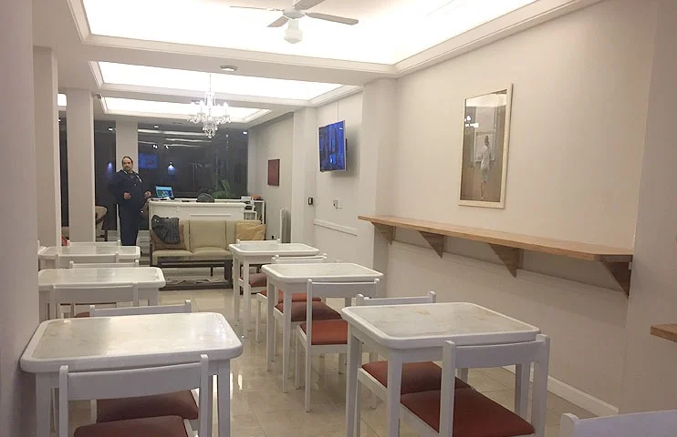 Hotel C y R