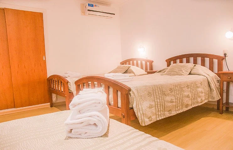 Hotel C y R