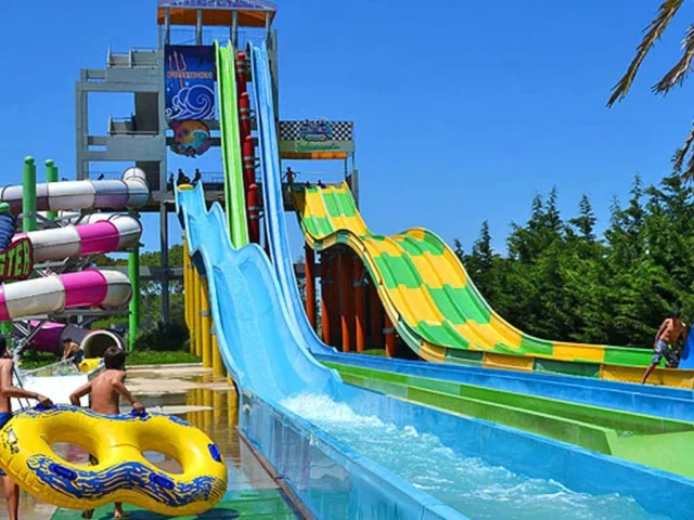 Parque Acuático Aquópolis