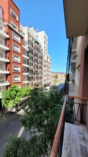 Departamentos, pisos y semipisos en Venta — MORENO 2100