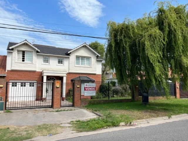 Casas, chalets en Venta — BERMEJO 2348