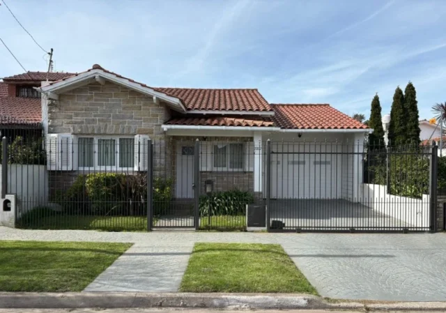 Casas, chalets en Venta — lebenshon 2057