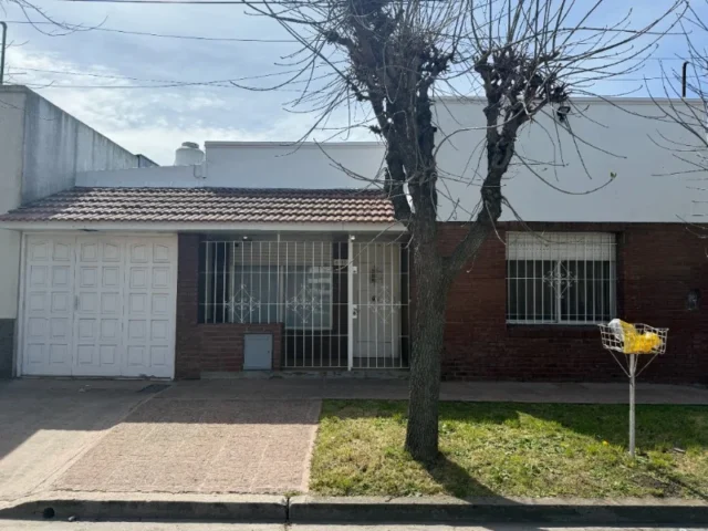 Casas, chalets en Venta — almafuerte 4800