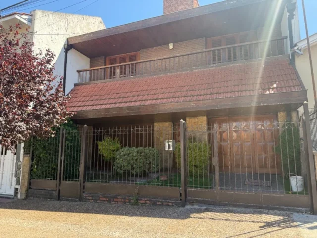 Casas, chalets en Venta — Padre dutto 331