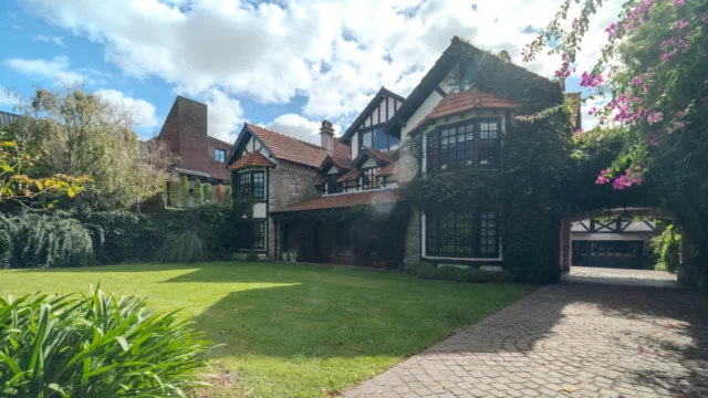 Casas, chalets en Venta — Matheu 943