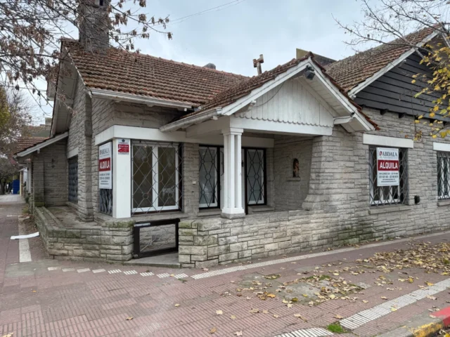 Oficinas en Alquiler — Arenales 3199