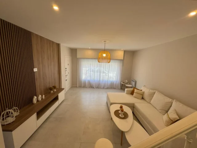 Casas, chalets en Venta — lamadrid 2732