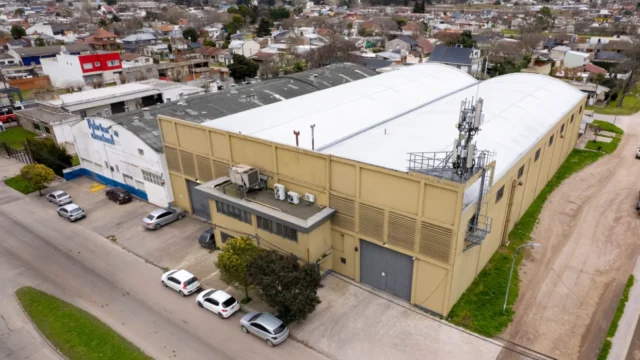 Galpones en Alquiler — Avenida champagnat 3309