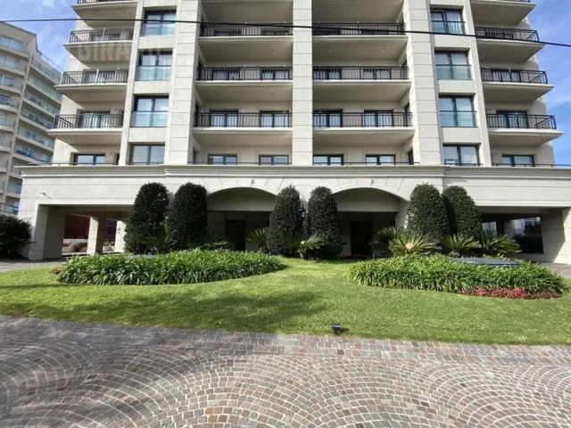 Departamentos, pisos y semipisos en Venta — Aristobulo del Valle 2600