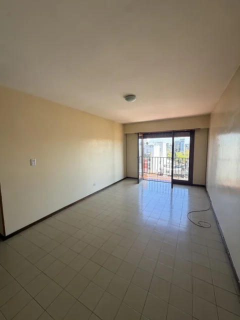 Departamentos, pisos y semipisos en Alquiler — Cordoba 3009