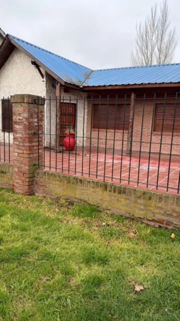 Casas, chalets en Alquiler — Av. Constitucion 8000