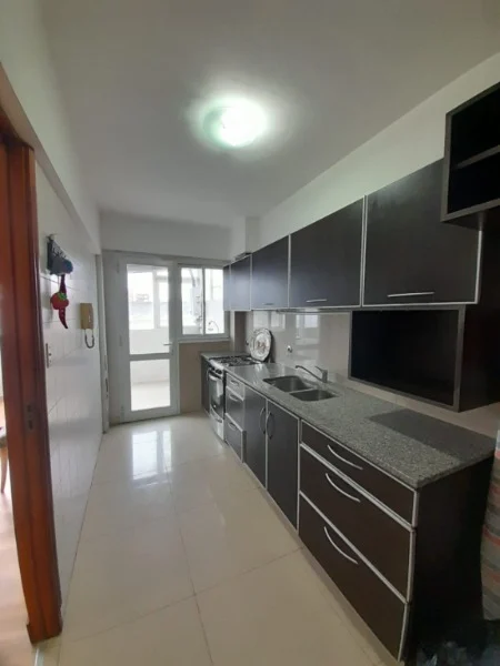 Departamentos, pisos y semipisos en Venta — Roca 2871
