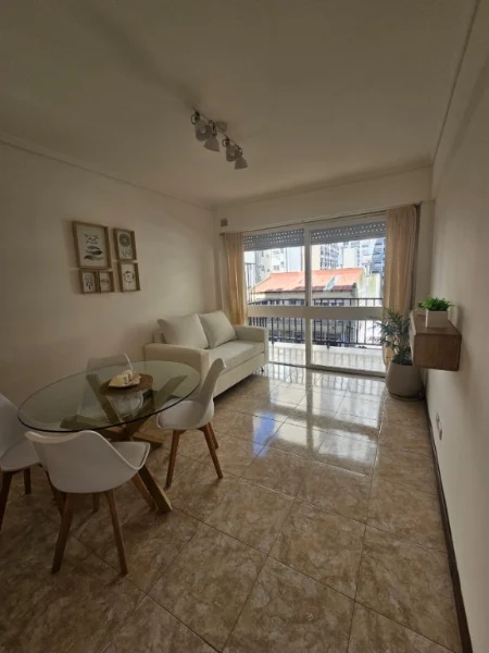 Departamentos, pisos y semipisos en Venta — Entre Rios 2143