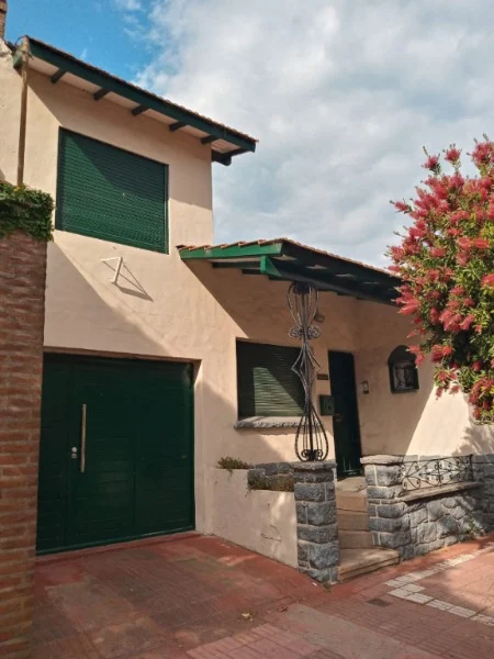 Casas, chalets en Venta — Almafuerte 3345