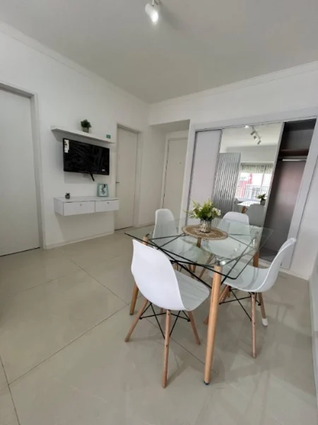 Departamentos, pisos y semipisos en Venta — Moreno 2415