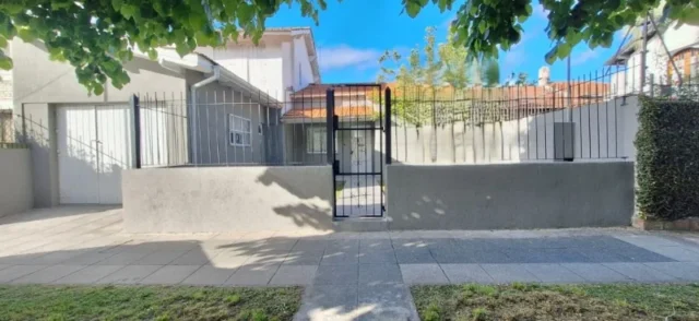 Casas, chalets en Venta — Florisbelo Acosta 5033