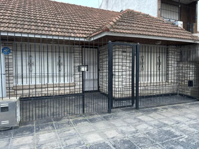 Casas, chalets en Alquiler — Strobel 5419