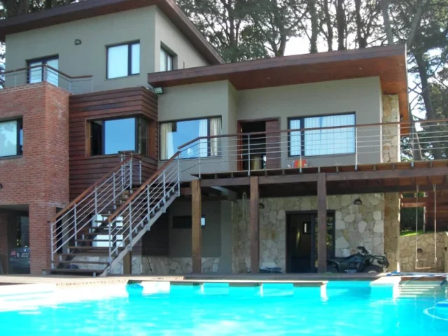 Casas, chalets en Venta — C. Hugo