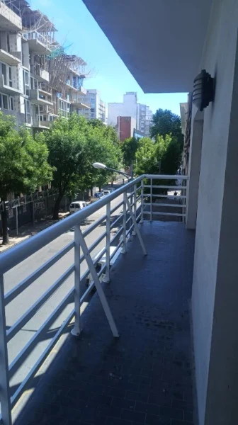 Departamentos, pisos y semipisos en Venta — Hipólito Yrigoyen 1968