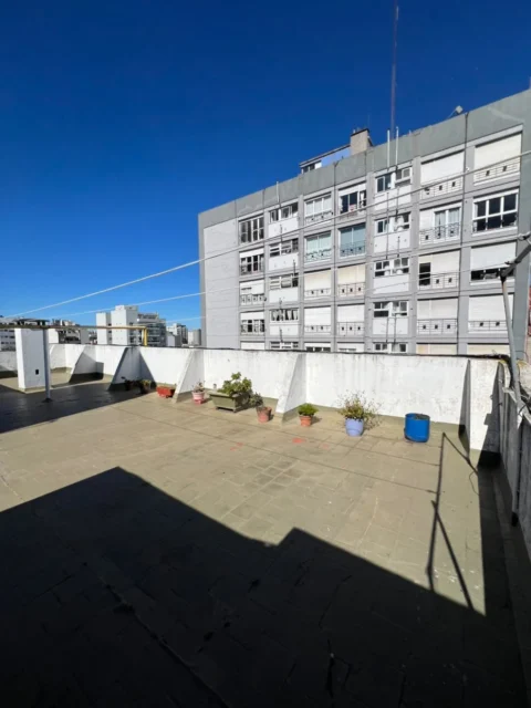Departamentos, pisos y semipisos en Alquiler — Alberti 2071