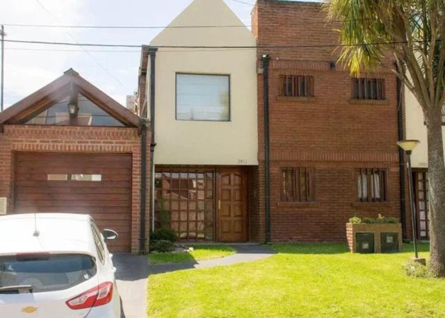 Casas, chalets en Venta — López de Gomara 7911