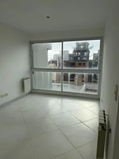 Departamentos, pisos y semipisos en Venta — 2 amb chacabuco 3245