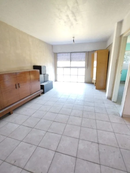 Departamentos, pisos y semipisos en Venta — Constitución 10000