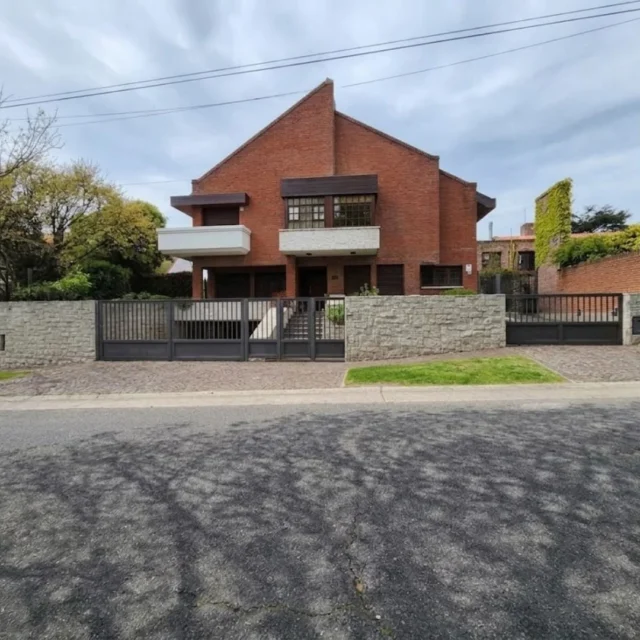 Casas, chalets en Venta — Mendoza 3600