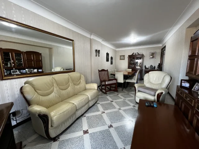 Departamentos, pisos y semipisos en Venta — H. Irigoyen 1500