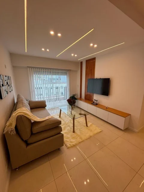 Departamentos, pisos y semipisos en Venta — Colón 2500