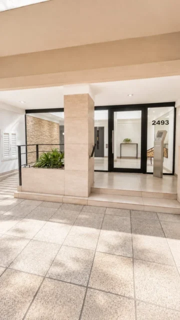 Departamentos, pisos y semipisos en Venta — Sarmiento 2400