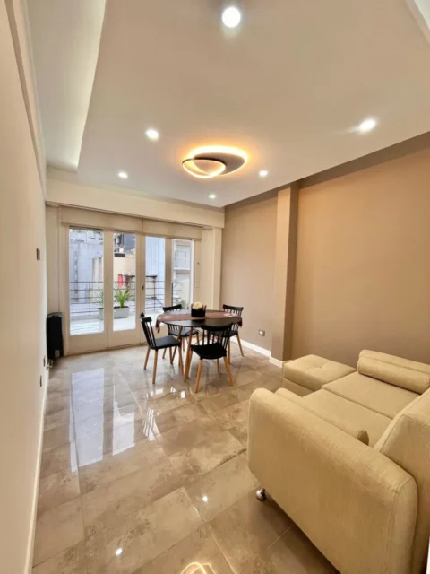 Departamentos, pisos y semipisos en Venta — Moreno 2300