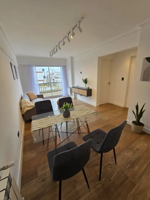 Departamentos, pisos y semipisos en Venta — Corrientes 2400