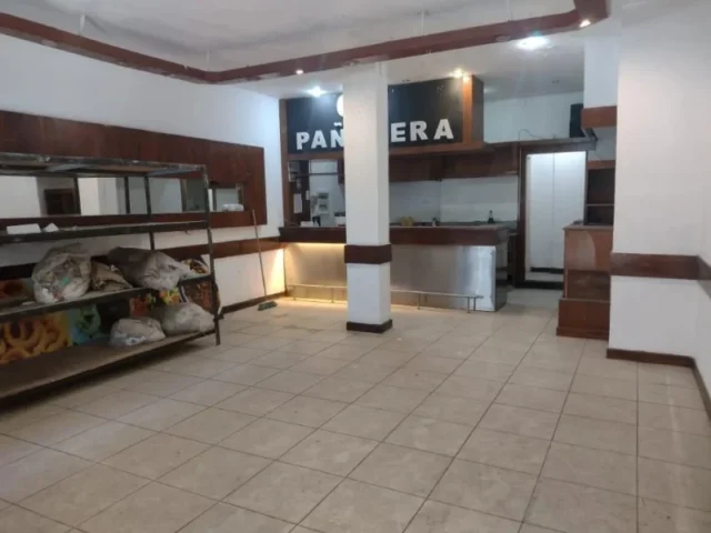Locales en Venta — Cordoba y Rivadavia