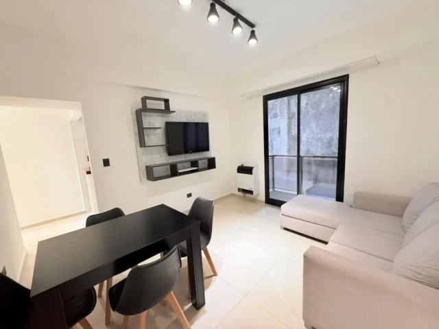 Departamentos, pisos y semipisos en Venta — Av. Colon y Arenales