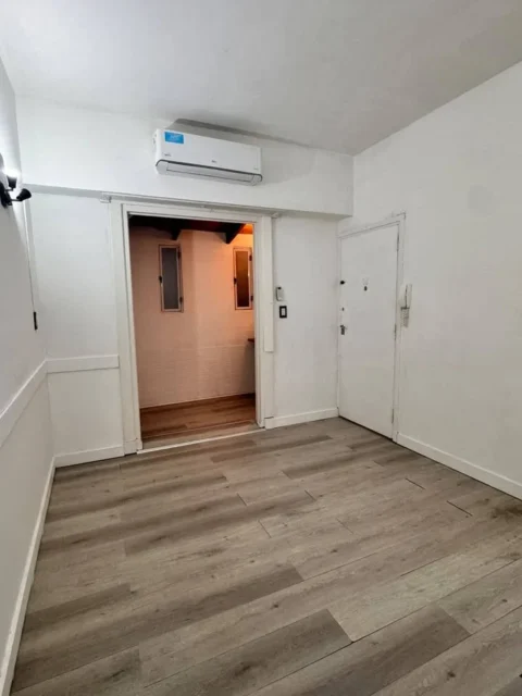 Departamentos, pisos y semipisos en Venta — Las Heras y Colon