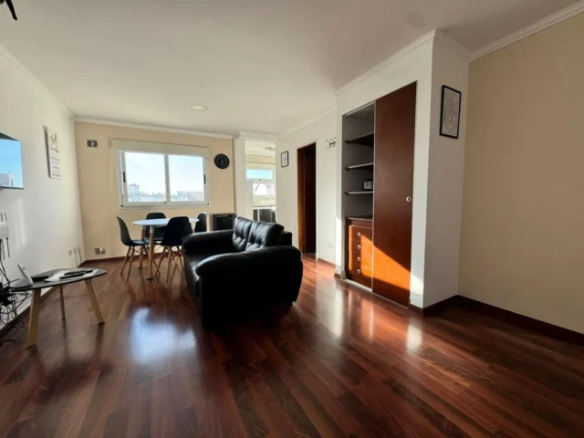 Departamentos, pisos y semipisos en Venta — Rejon 3661