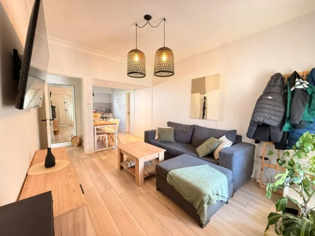 Casas, chalets en Venta — balcarce 7322