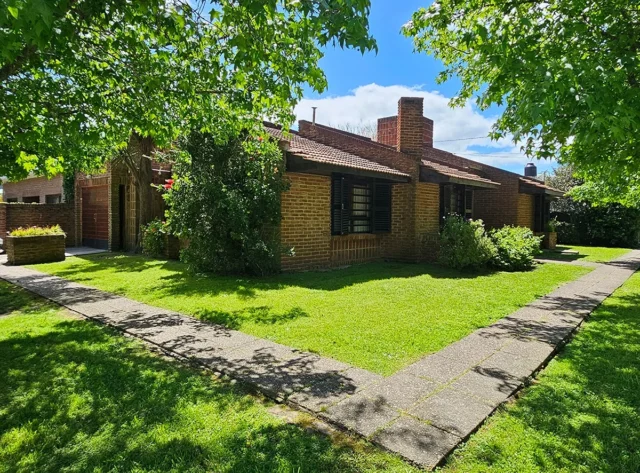 Casas, chalets en Venta — AGUIRRE Y BELGICA