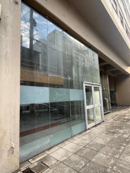 Locales en Alquiler — Hipólito Yrigoyen 1300