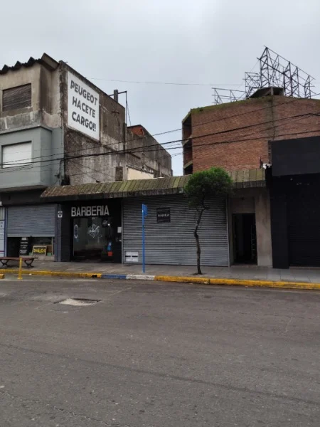 Locales en Alquiler — 12 de Octubre 3121