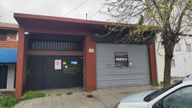 Locales en Alquiler — Avenida Edison 255