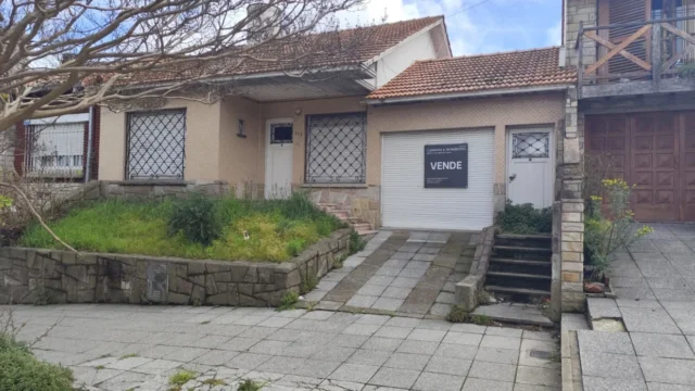 Casas, chalets en Venta — Triunvirato 353