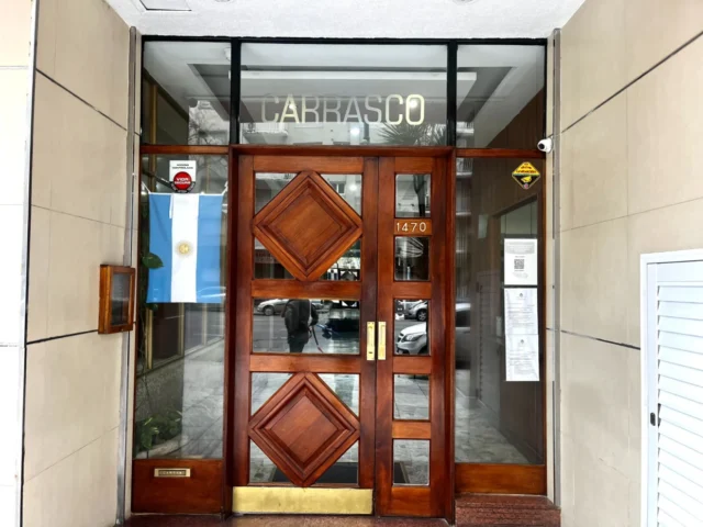 Departamentos, pisos y semipisos en Venta — Avenida Colón 1470