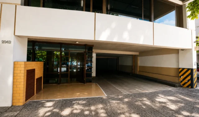Cocheras y garages en Venta — La Rioja 2042