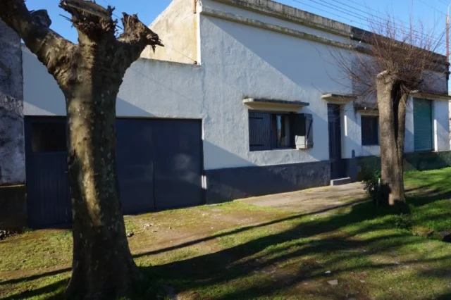 Casas, chalets en Venta — Benito Sanz