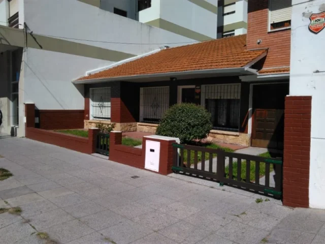 Casas, chalets en Venta — gascon 3400