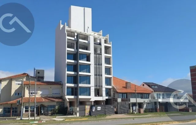 Departamentos, pisos y semipisos en Venta — Felix U.camet  1217